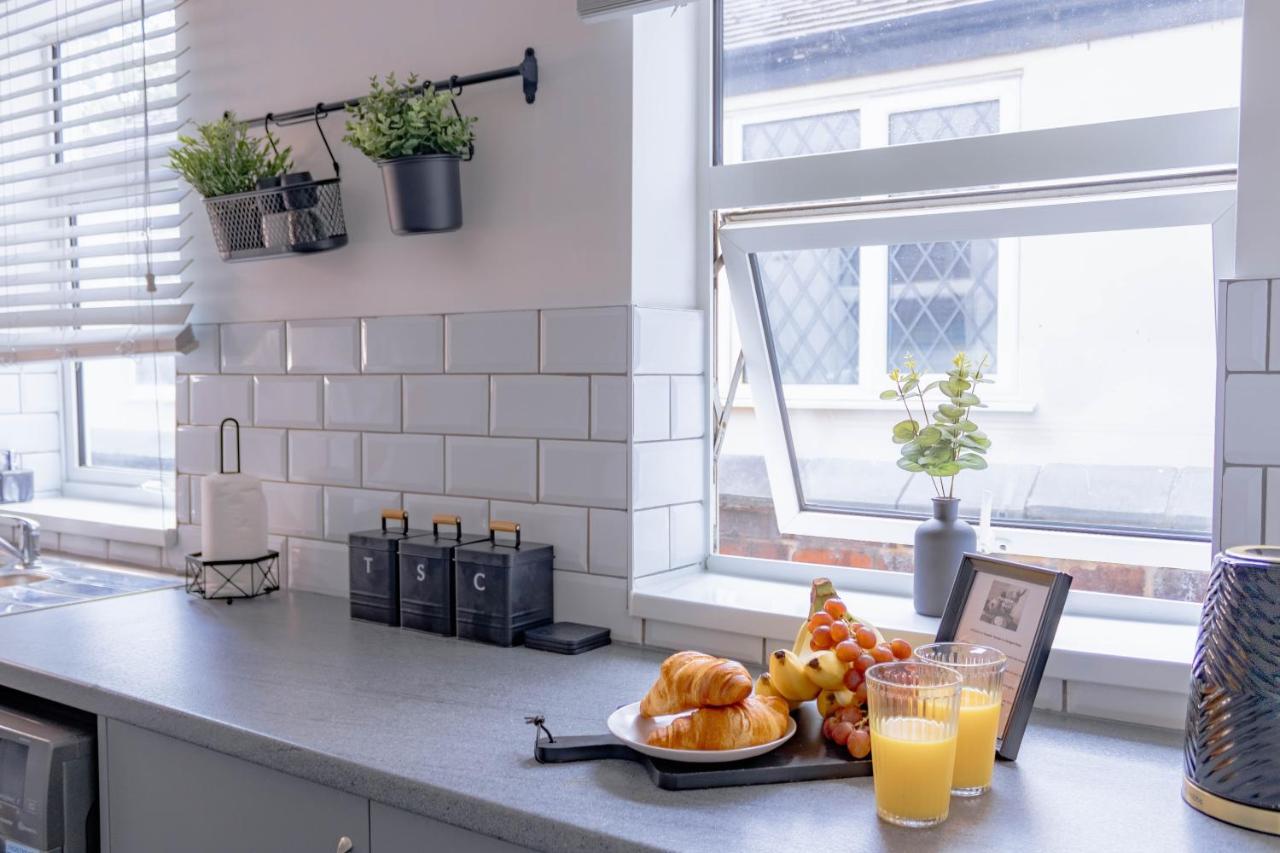 Templar House - Sleeps 6, Special Weekly Monthly Rates, Location With Free Parking, Free Wifi, Perfect For Alton Towers & M6 Appartement Stoke-on-Trent