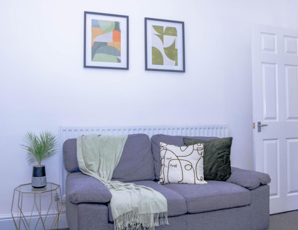 Templar House - Sleeps 6, Special Weekly Monthly Rates, Location With Free Parking, Free Wifi, Perfect For Alton Towers & M6