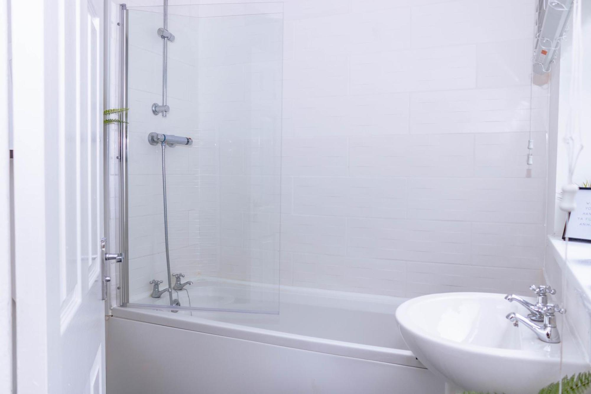 Appartement Templar House - Sleeps 6, Special Weekly Monthly Rates, Location With Free Parking, Free Wifi, Perfect For Alton Towers & M6
