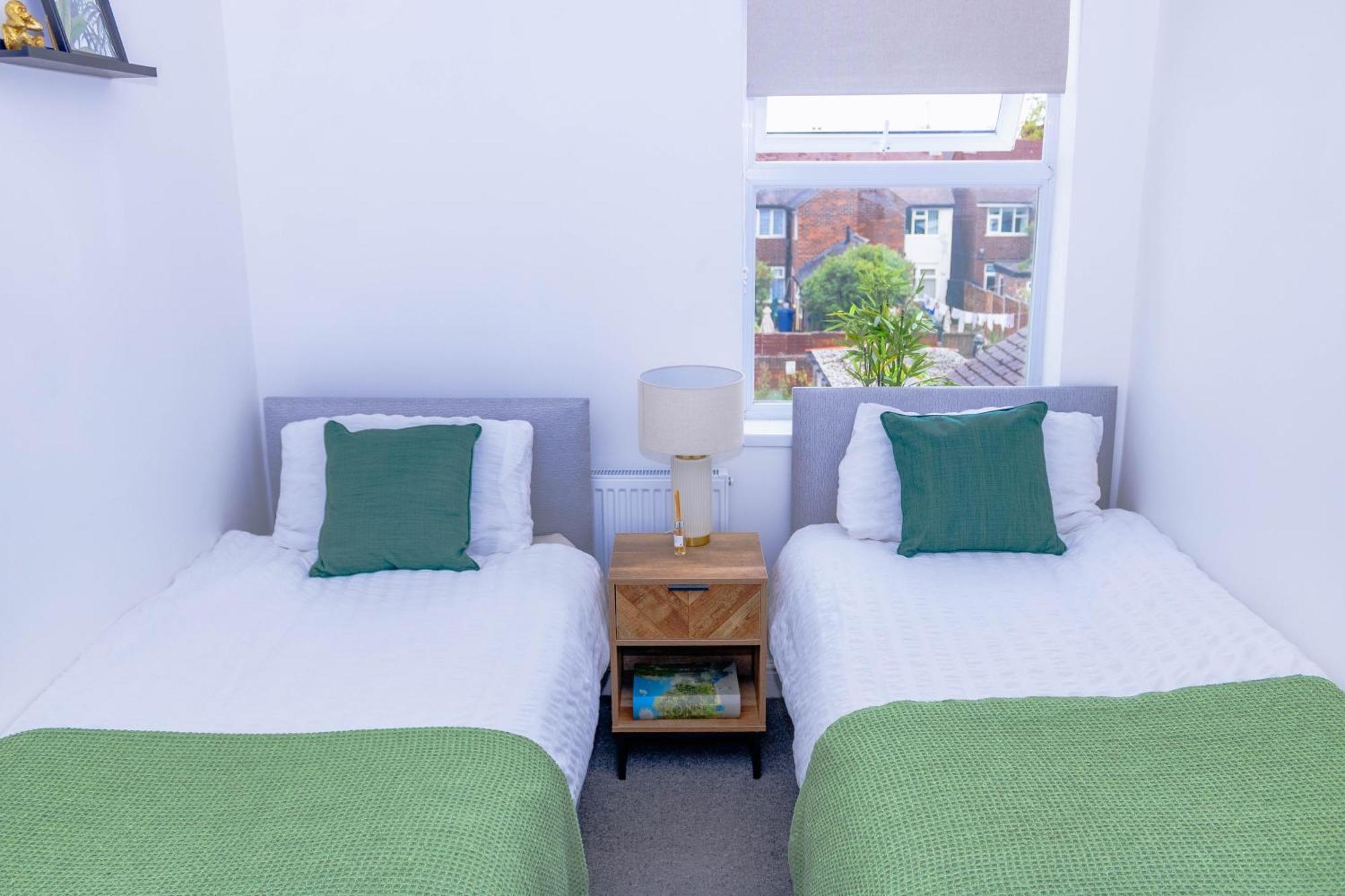 Templar House - Sleeps 6, Special Weekly Monthly Rates, Location With Free Parking, Free Wifi, Perfect For Alton Towers & M6 Appartement Stoke-on-Trent